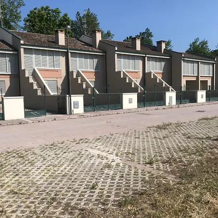 Feriehus Mediterraneo 2 *